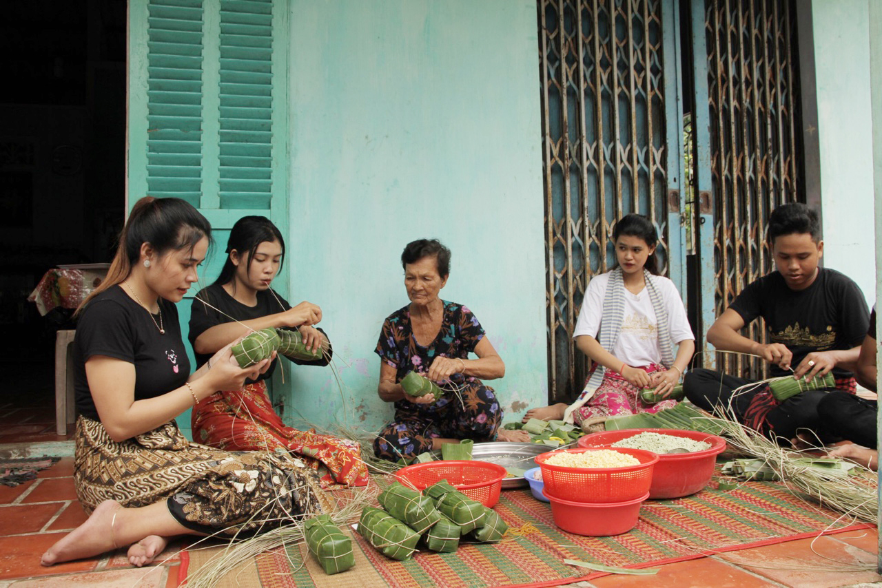 Đồng bào Khmer phấn khởi đón mừng lễ Sene Dolta 